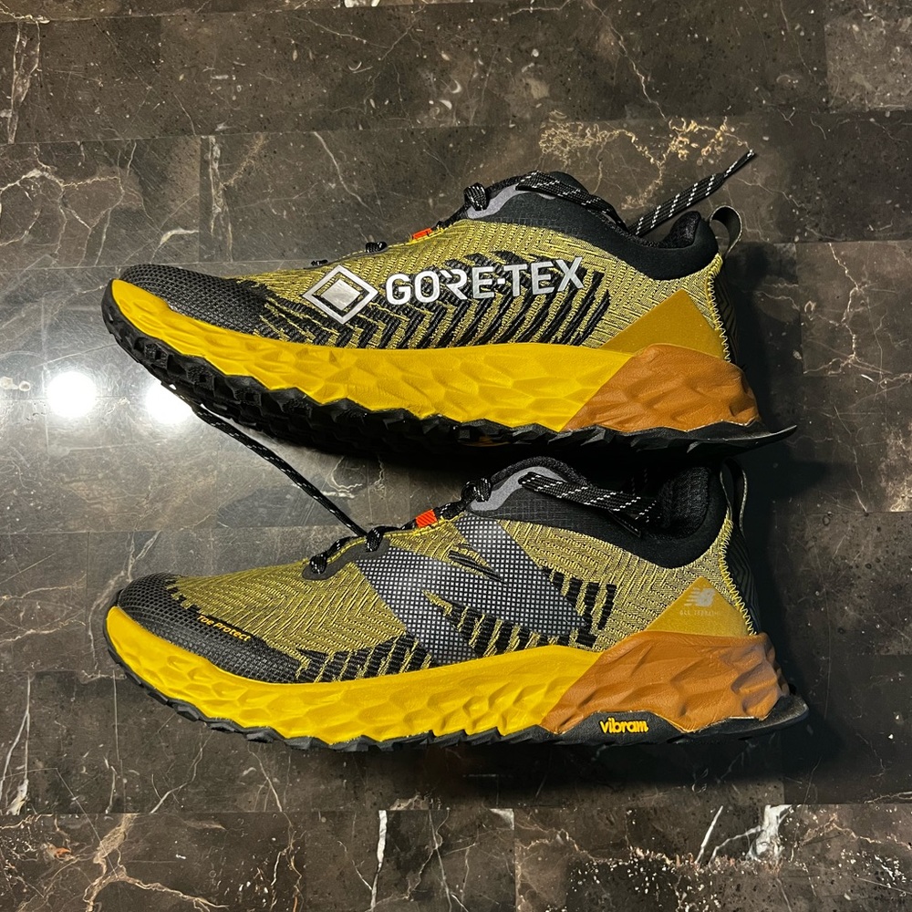 NWOT Men’s New Balance Trail Shoes